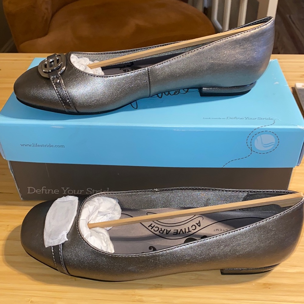 Life Stride Blissful Pewter Vinci size 9W. Brand New in box